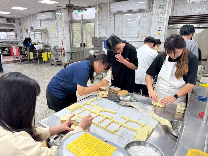 【活動】心促計畫-科系交流:模的甜點製作圖片